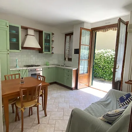 Panciroli Dei Marmi * فورتي دي مارمي