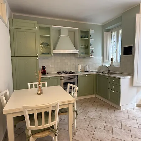 Panciroli Dei Marmi Apartment *