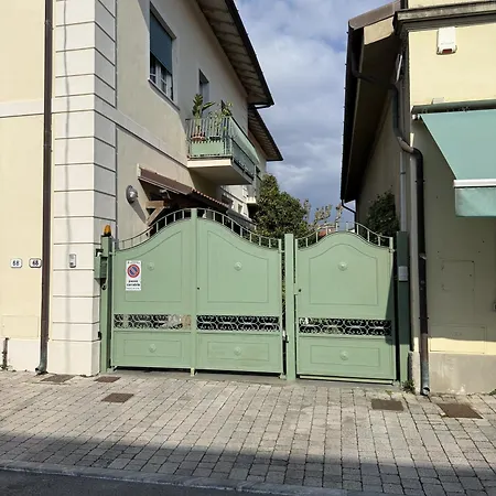 Lejlighed Panciroli Dei Marmi Forte dei Marmi